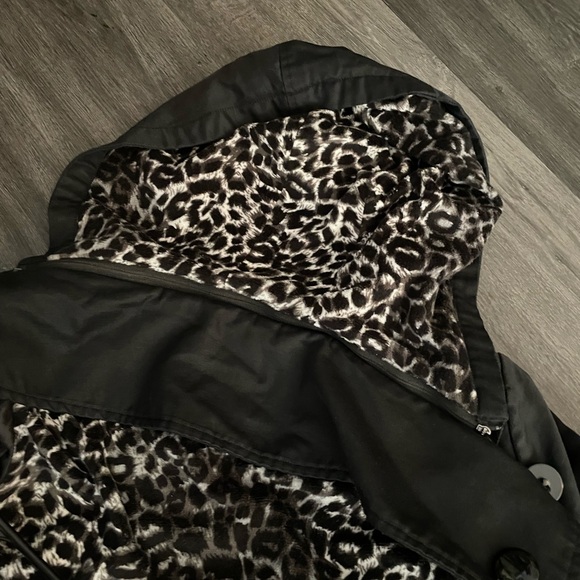 Guess Black Trench Coat with Leopard Lining - Picture 5 of 5